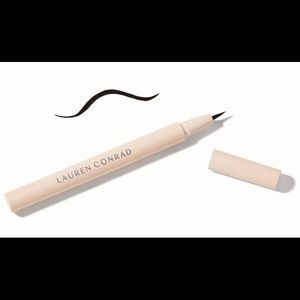 LAURA CONRAD EYELINER